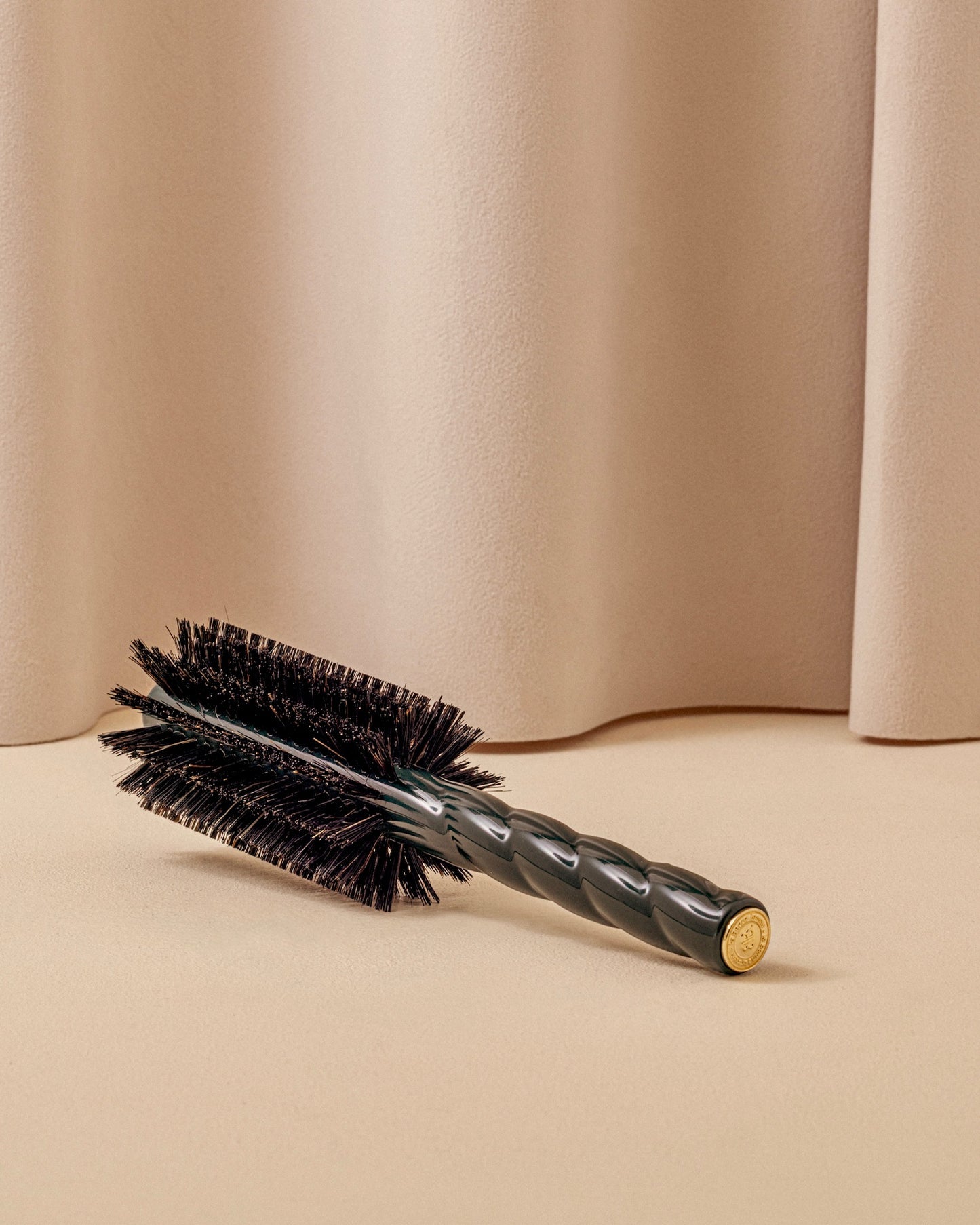 N08 - Round Blowdry Brush 54mm - Length & Movement