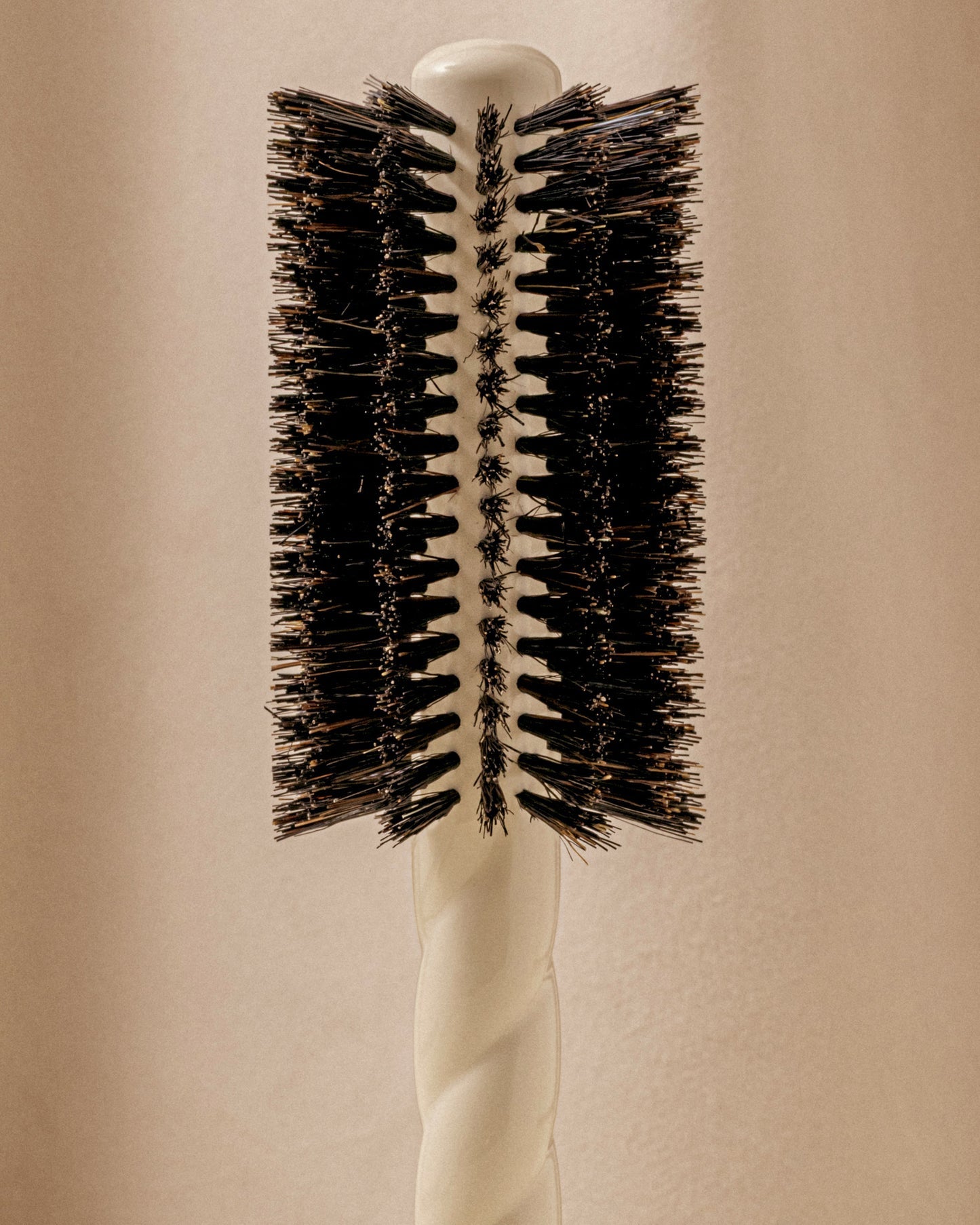 N08 - Round Blowdry Brush 54mm - Length & Movement