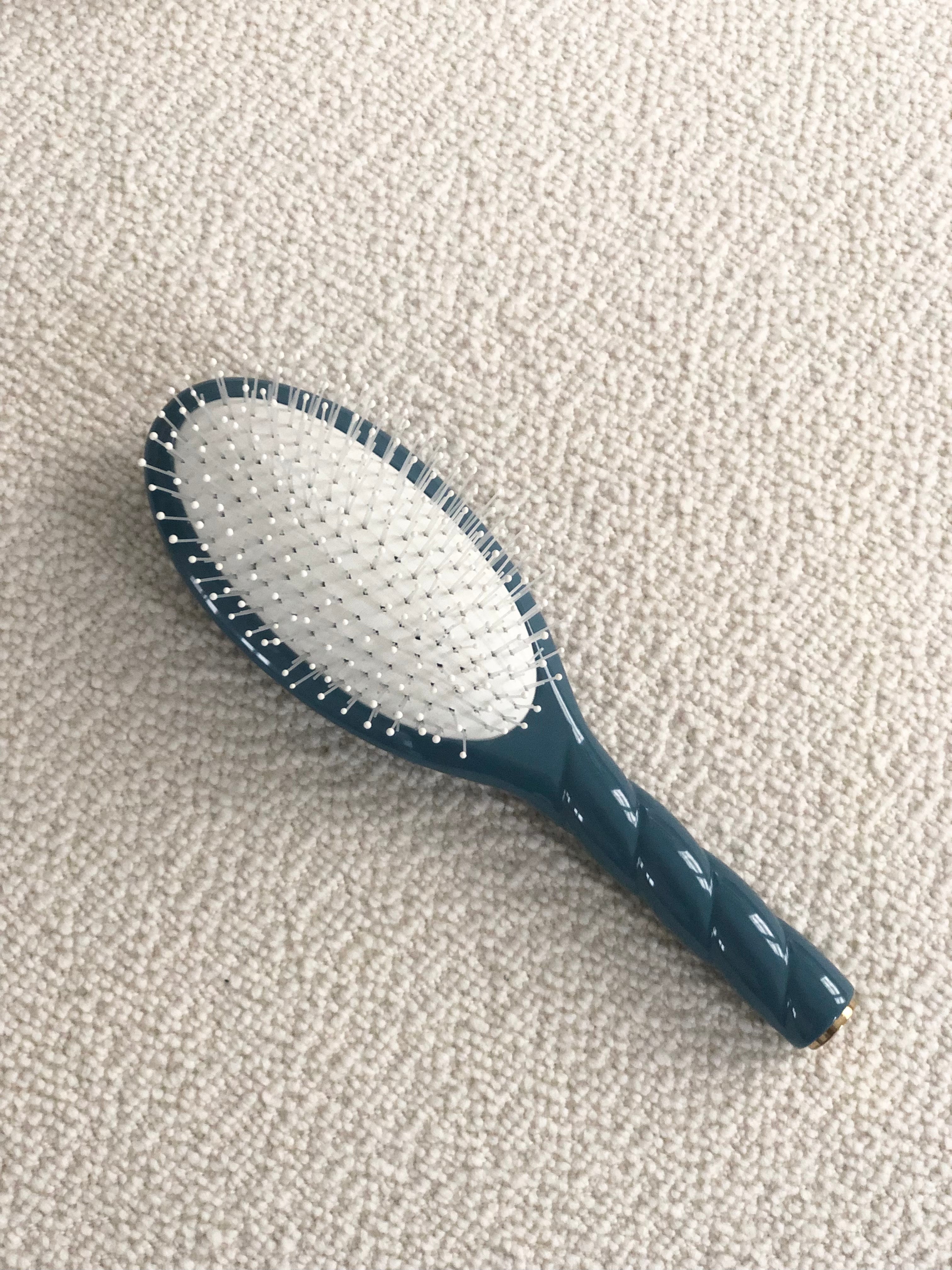 N04 - Brosse Large - Massaging & Detangling