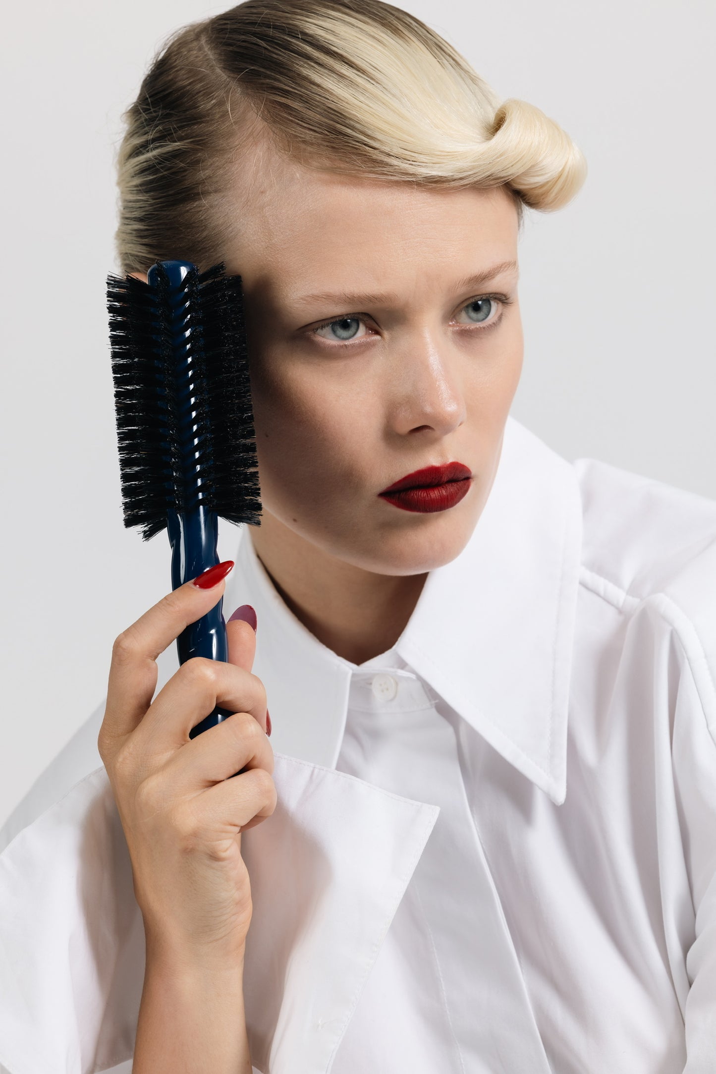 N08 - Round Blowdry Brush 54mm - Length & Movement